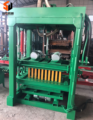 máquina de fabricación de ladrillo concreta semi automática qt4-35 pequeño brock que moldea en venta